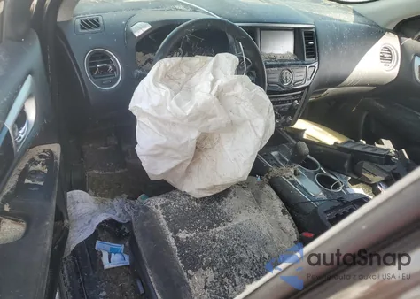 2015 Nissan Pathfinder S z USA, uszkodzony, nr VIN 5N1AR2MN7FC717123